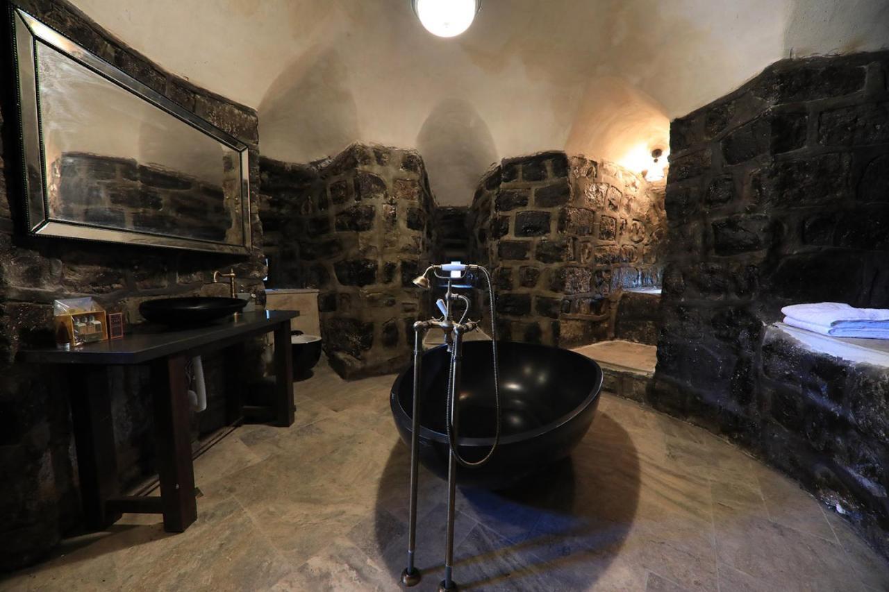 ホテル Dona Castle ティベリア エクステリア 写真